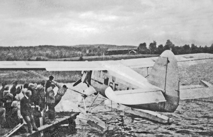 Början av 50-talet besökte Ahrenberg Saxen och erbjöd rundturer med flyg.